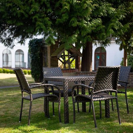 Copthorne Effingham Gatwick Hotel المظهر الخارجي الصورة