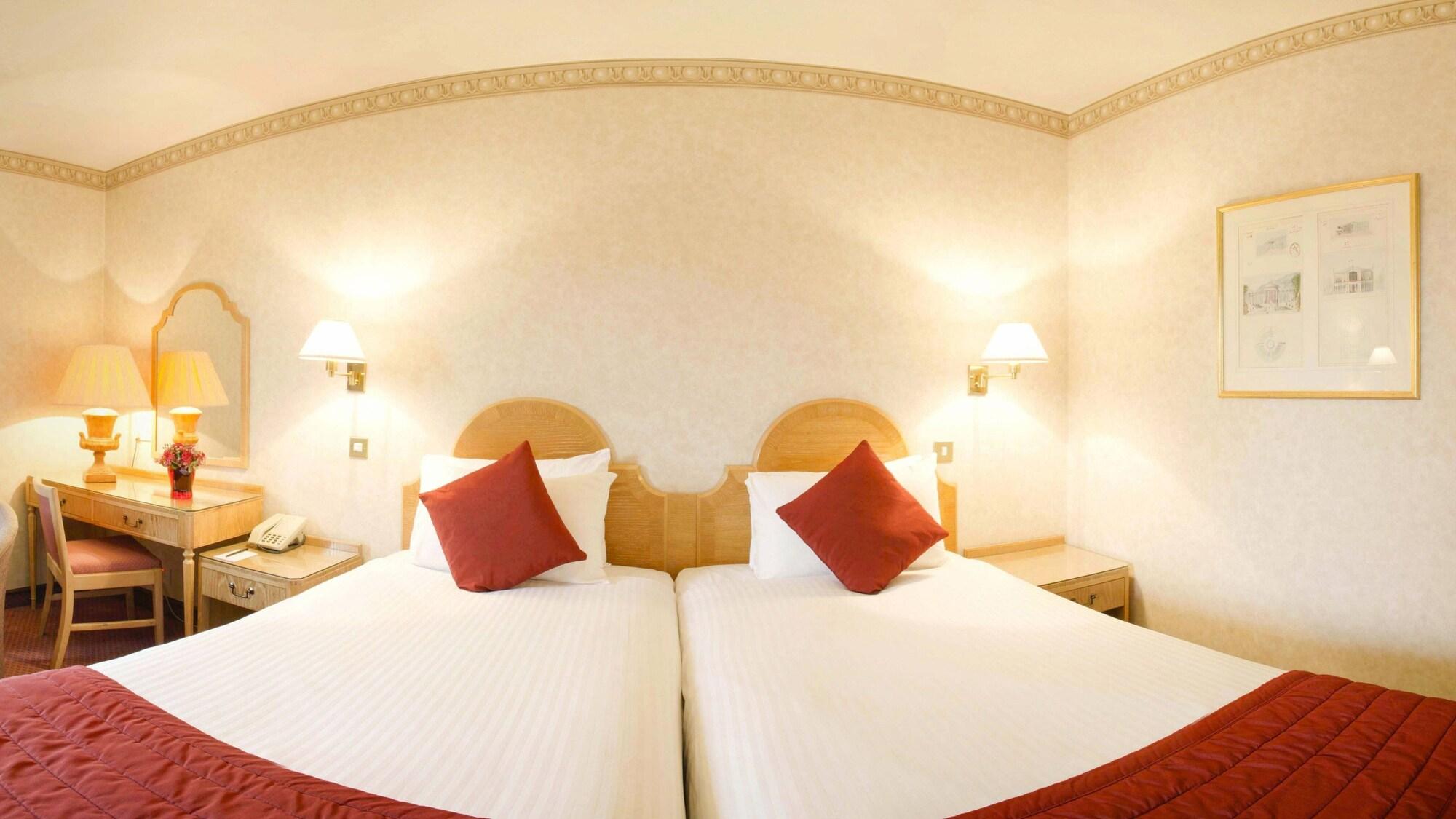 Copthorne Effingham Gatwick Hotel المظهر الخارجي الصورة