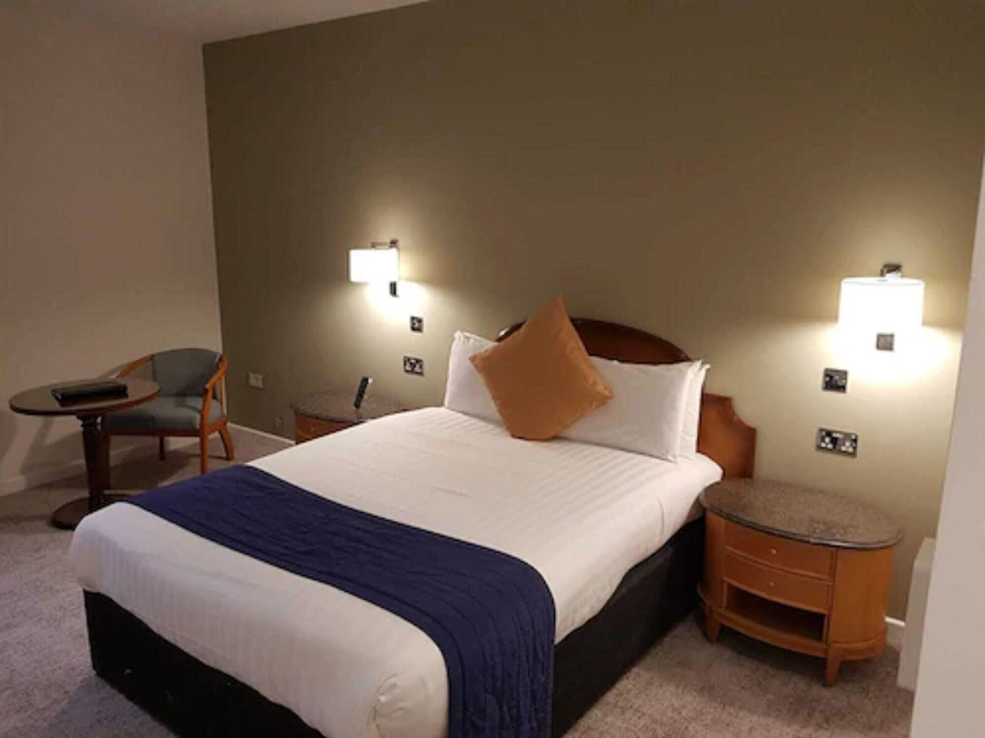 Copthorne Effingham Gatwick Hotel المظهر الخارجي الصورة