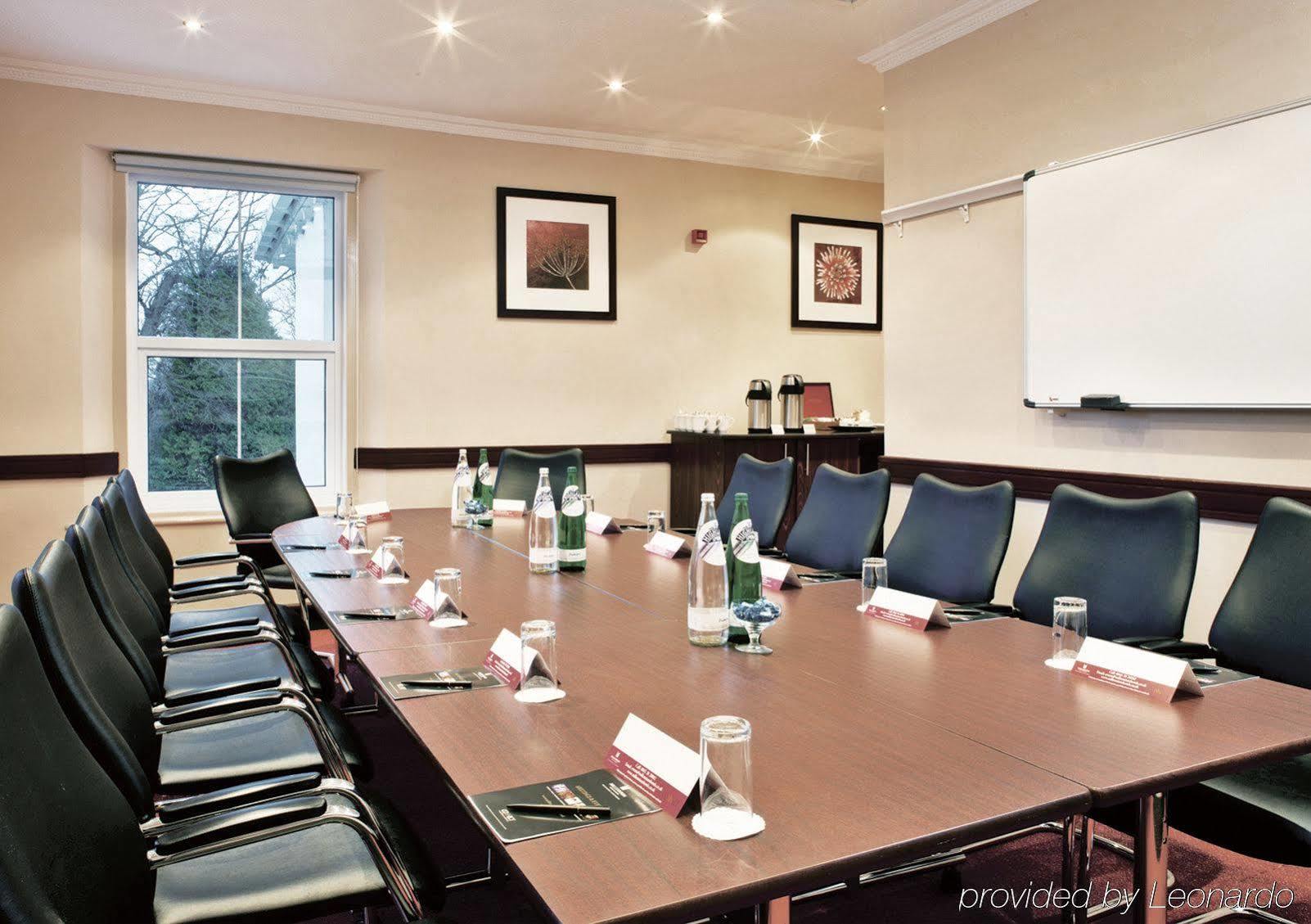 Copthorne Effingham Gatwick Hotel الاعمال الصورة