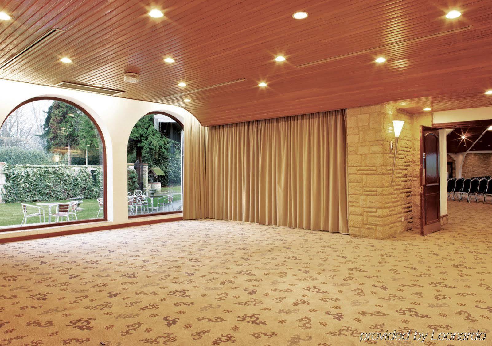 Copthorne Effingham Gatwick Hotel المرافق الصورة