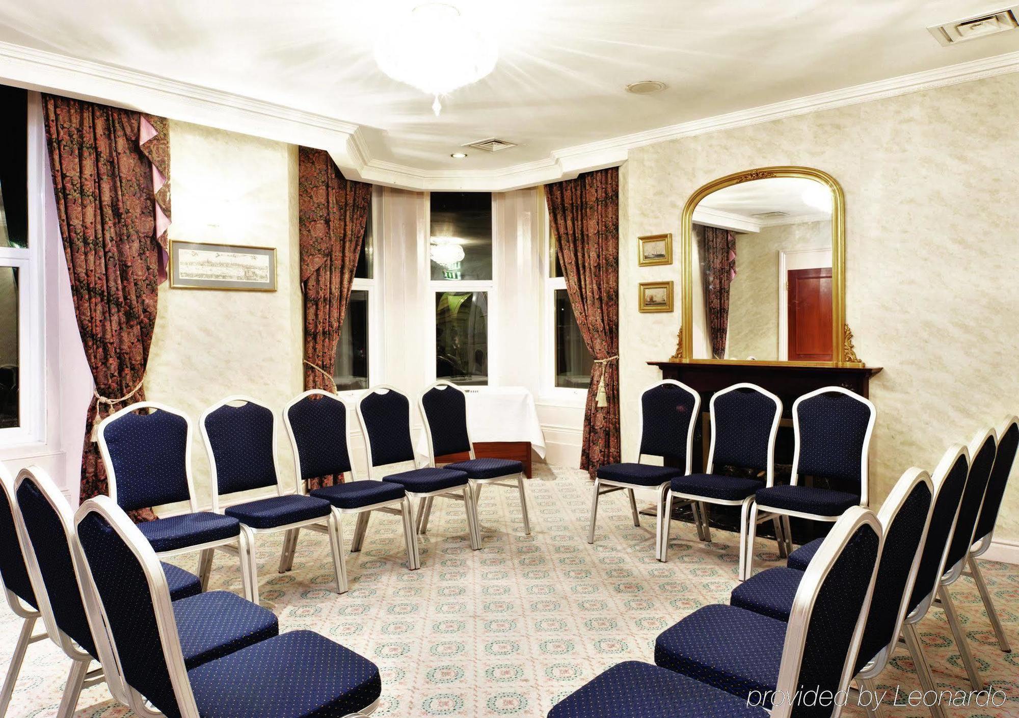 Copthorne Effingham Gatwick Hotel الاعمال الصورة